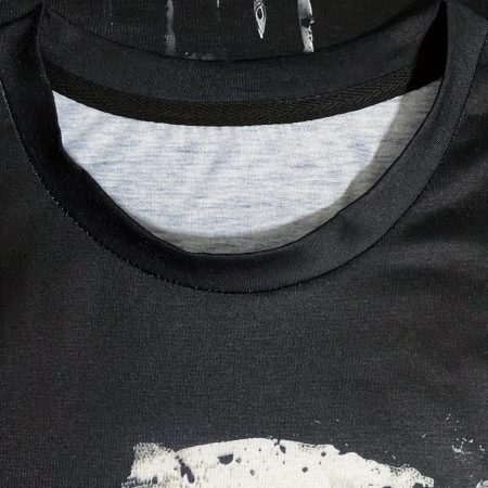 A Novel And Cool Top For Men To Wear Outdoors In Summer, Featuring A 3D Digital Shattered Skull Pattern And A Round Neck Short Sleeved T-shirt