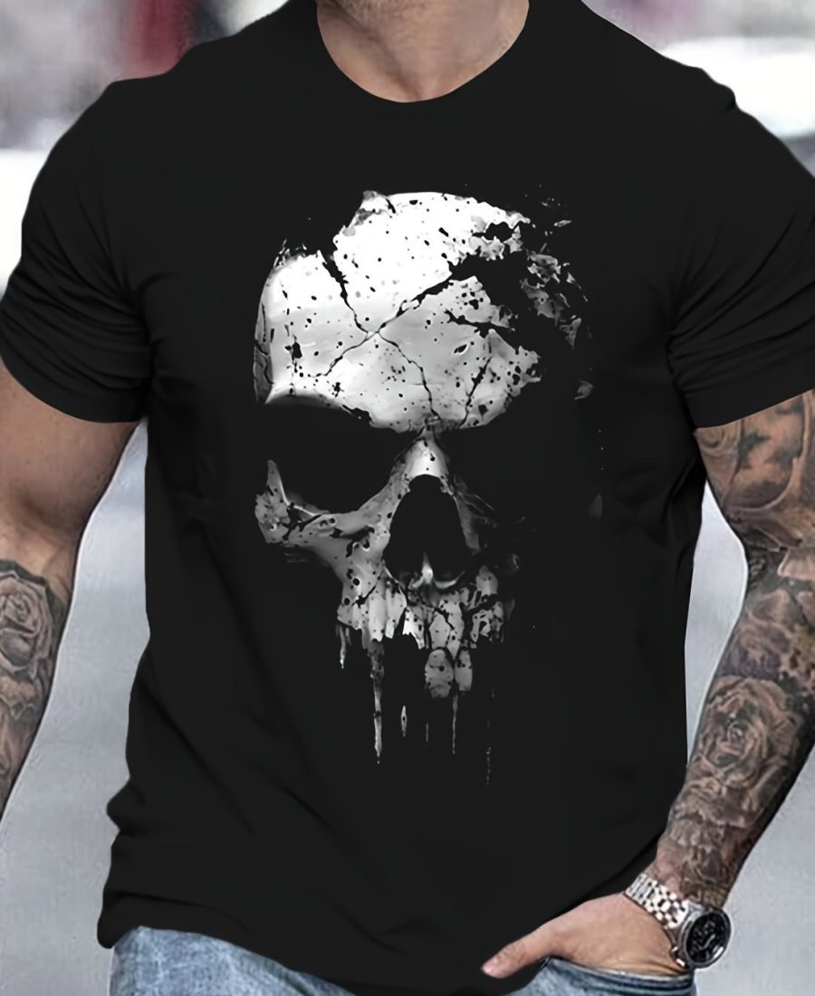 A Novel And Cool Top For Men To Wear Outdoors In Summer, Featuring A 3D Digital Shattered Skull Pattern And A Round Neck Short Sleeved T-shirt